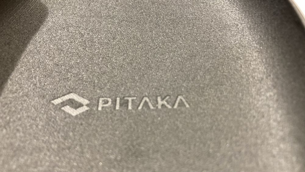 Протектори за Apple AirPods Max на Pitaka