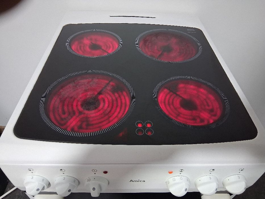 Стъклокерамична Готварска Печка Амика