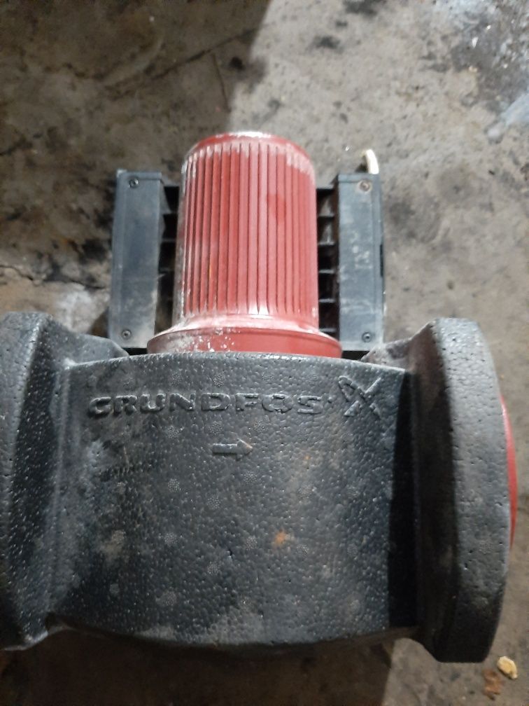 Pompa recirculare Grundfos