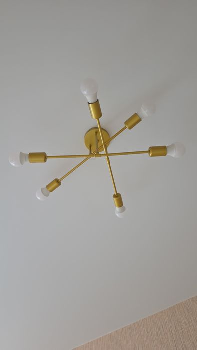 Продам люстры современные