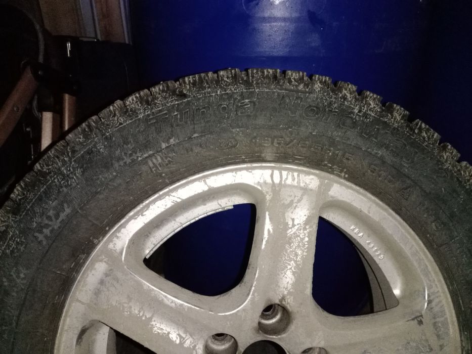 Зимние шины 195/65 R15
