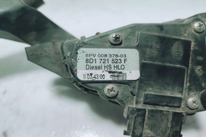 Pedala acceleratie 8d1721523f Volkswagen VW Passat B5.5 (facelift)  [din 2000 pana  2005] seria