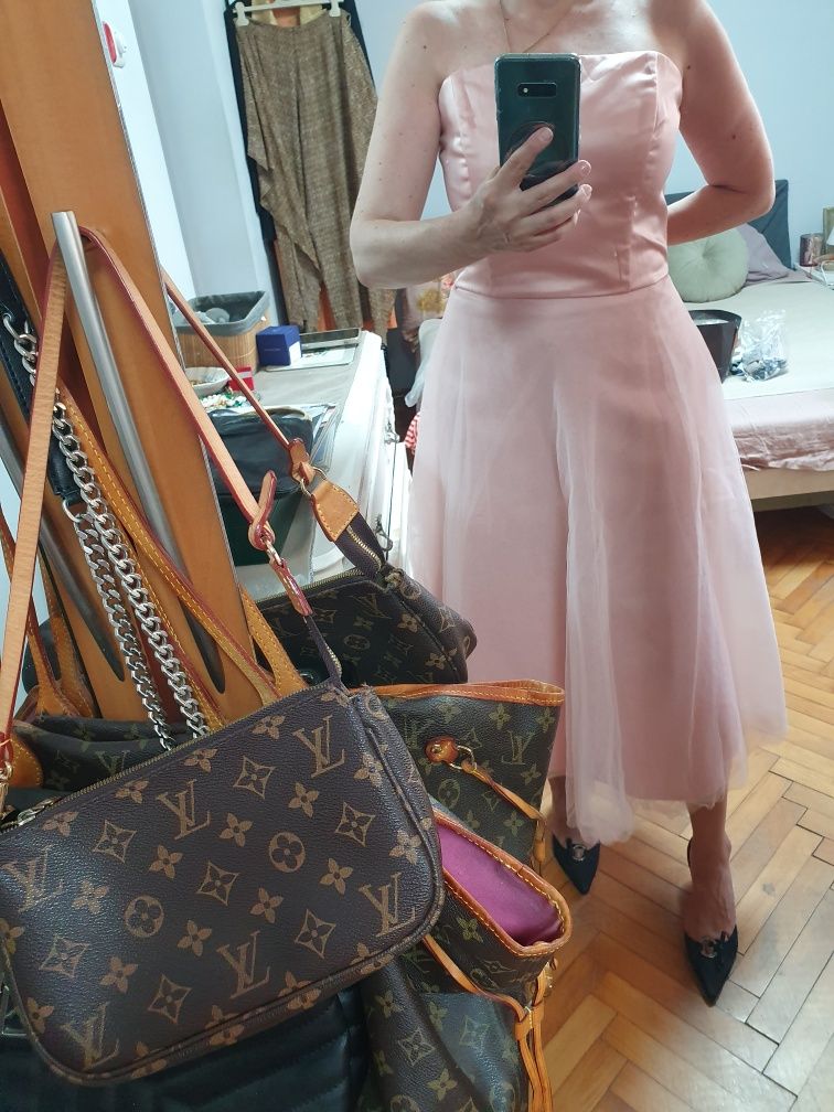 Парти рокля Карри Бретшоу .. Dessy Collection.р40 М..от 350лв.