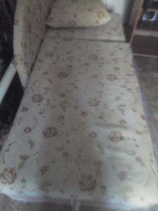 Диван (тахта) в хорошем состоянии