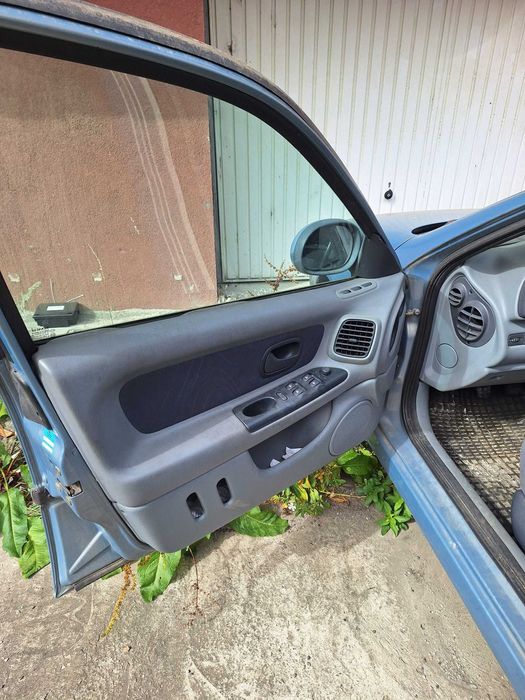 RENAULT Laguna I, in stare buna, pompa de motorina defecta.