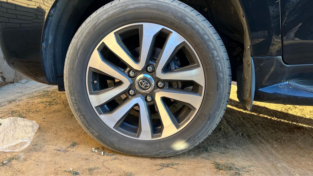 Land cruiser 200  285/50/R20