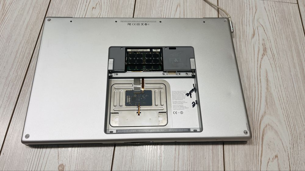MacBook Pro MacBookPro3,1  A1229 Intel Core 2 Duo