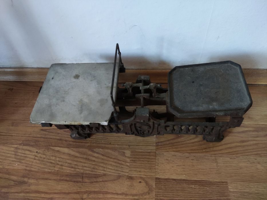 Стар кантар с тежести