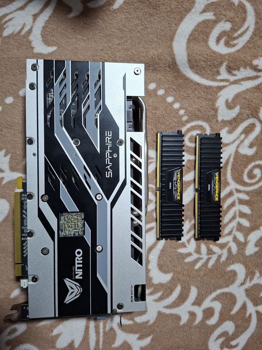 Vand placa video rx580 sapphire sau un kit de 16 gb la 2400mhz ddr4
