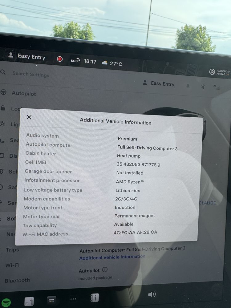 Tesla Model Y 2024 long range 4x4, 28.000 km, piele alba