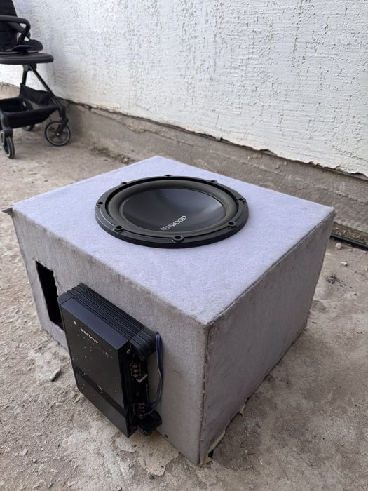Продаётся сабвуфер KENWWOD,Усилитель Alpine