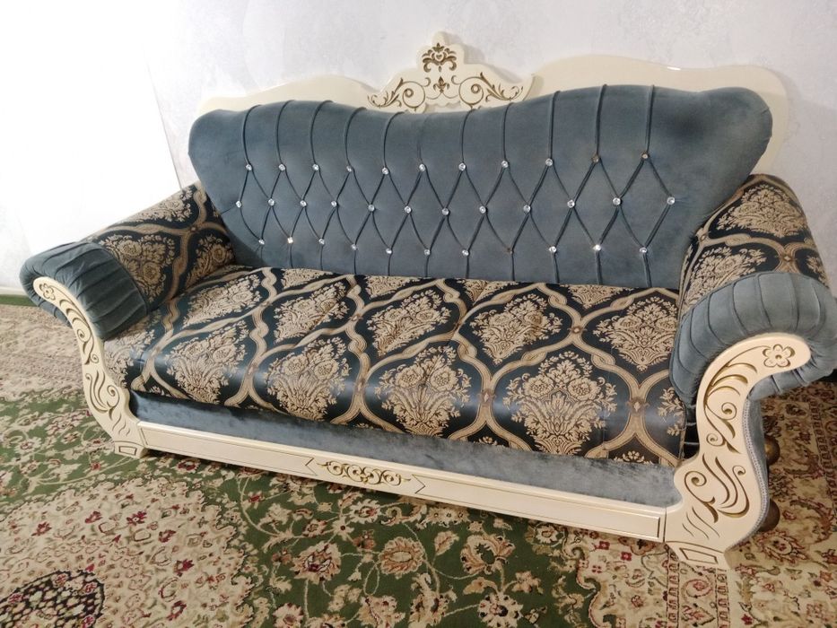 Продам диван с креслом
