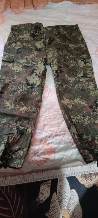 Продавам чисто нов военен панталон размер 170/3ХL