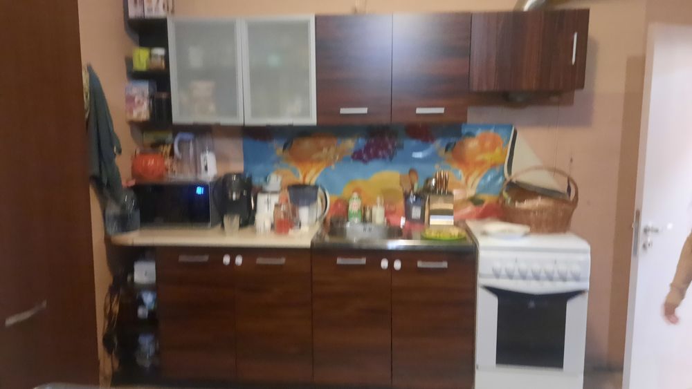 Кухня с мивка и батерия