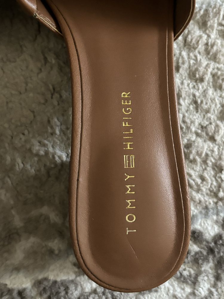 Tommy Hilfiger Сланцы