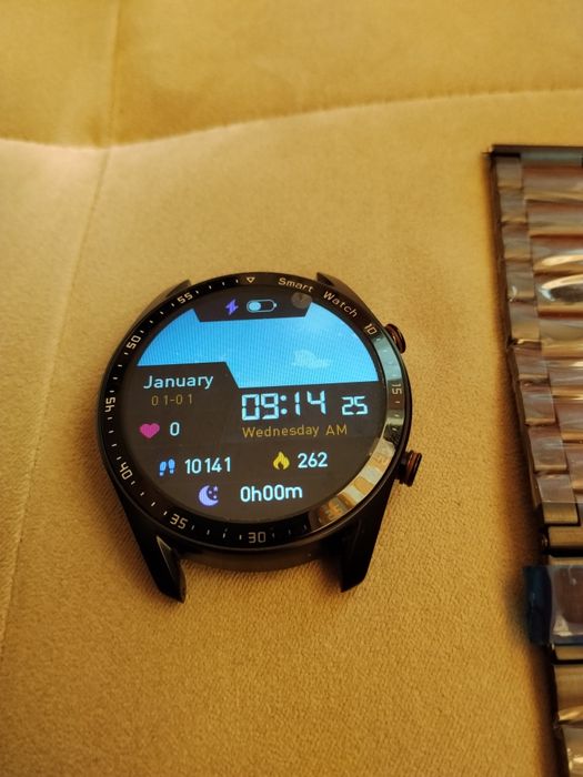 Смарт часовник чисто нов