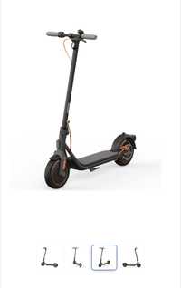 Vand Trotineta Electrica Ninebot KickScooter F40E , in garantie