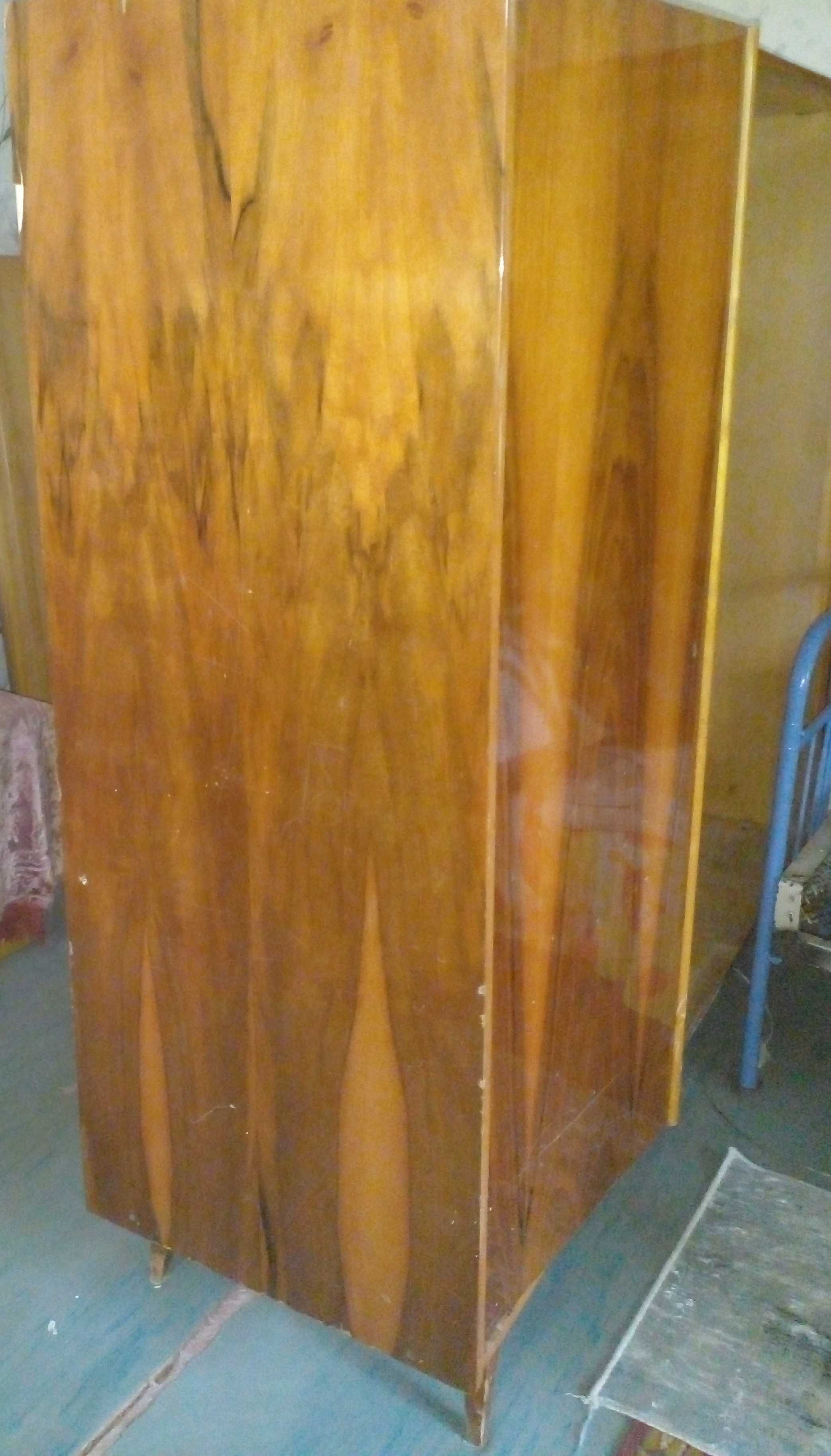 Шкаф румынский деревянный