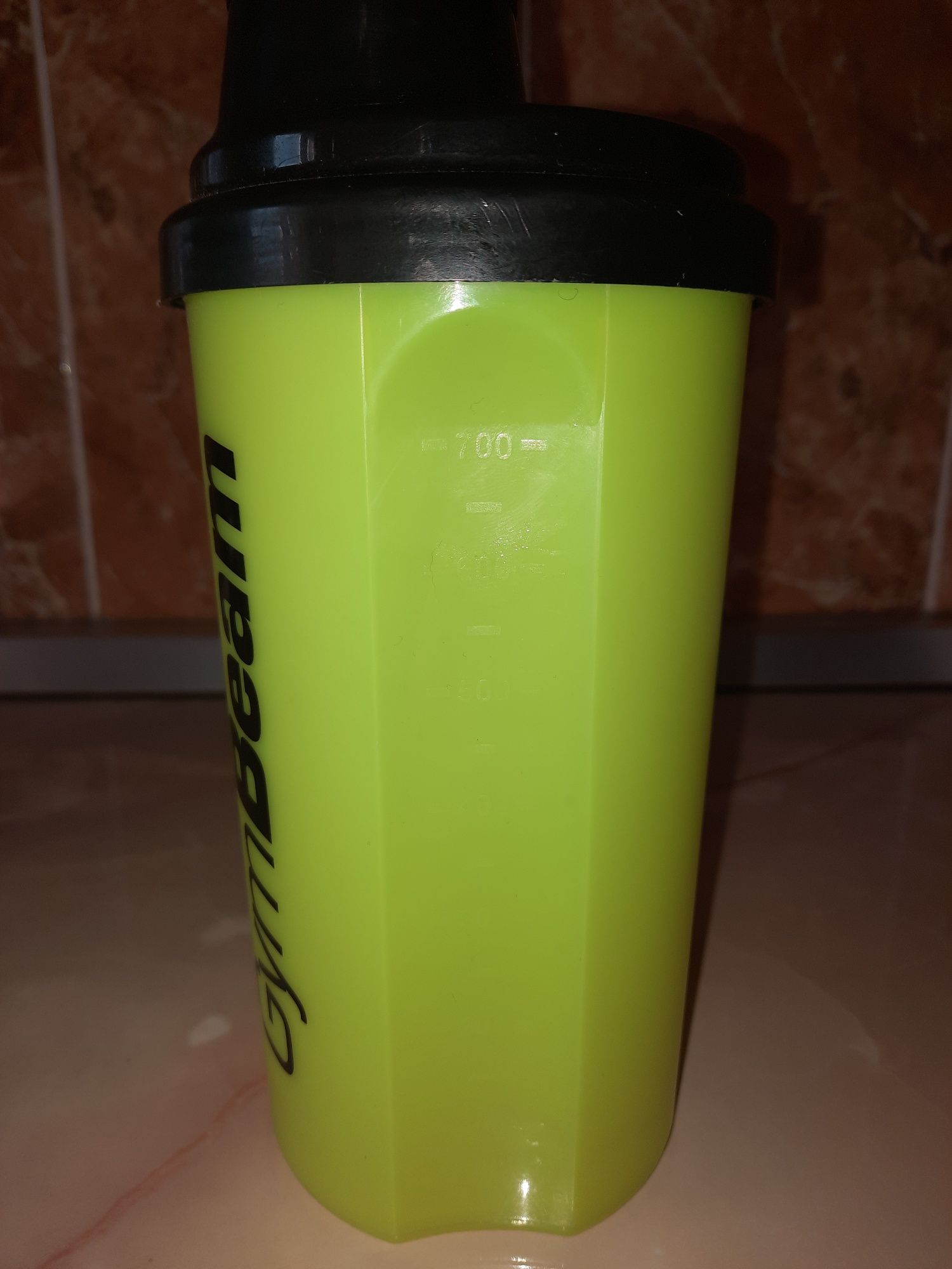 Shaker GymBeam 700 ml