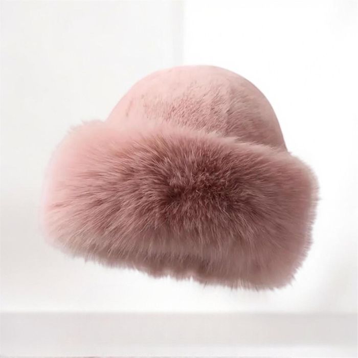 ПРОМО различни цветове модерни, много пухкави и топли шапки с пух