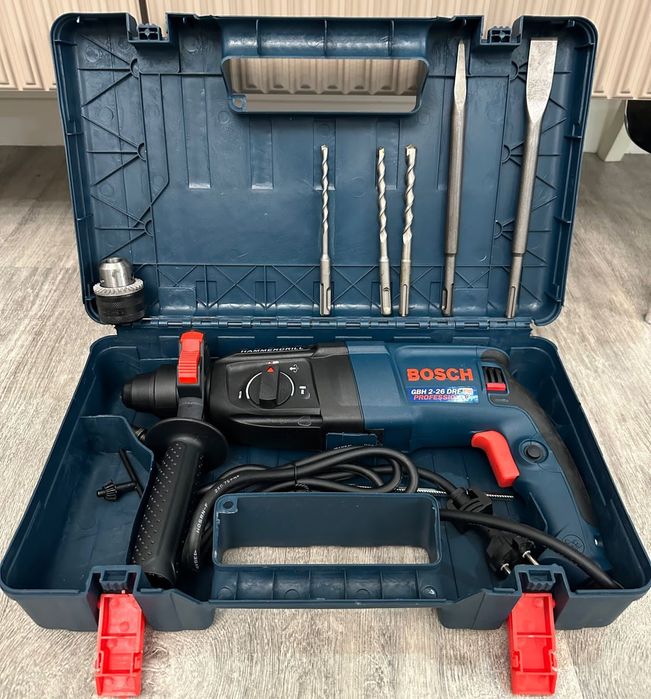 Перфоратор BOSCH. Бесплатный доставка