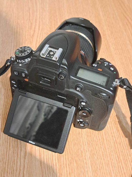 Nikon d750 + Obiectiv Tamron 28-75mm f/2.8 + 2 Baterii cu incarcator