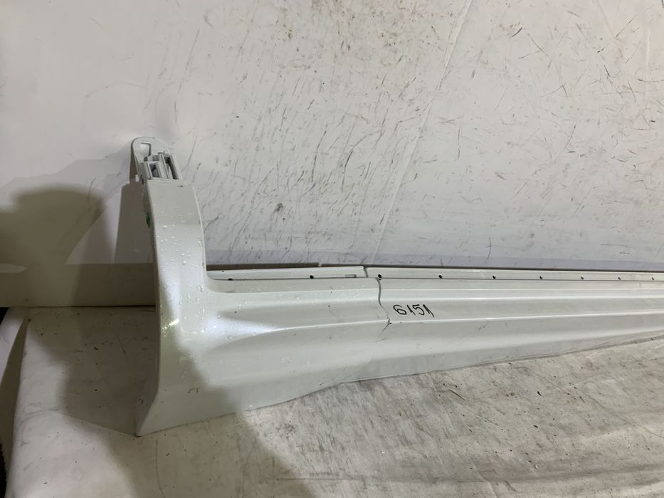 Prag dreapta Volvo XC90, 2015, 2016, 2017, 2018, 2019, 2020, 2021, 2022, cod origine OE 31672371.