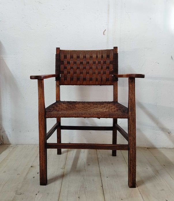 Scaun foarte vechi din lemn masiv de stejar si sfoara de ratan, Franta