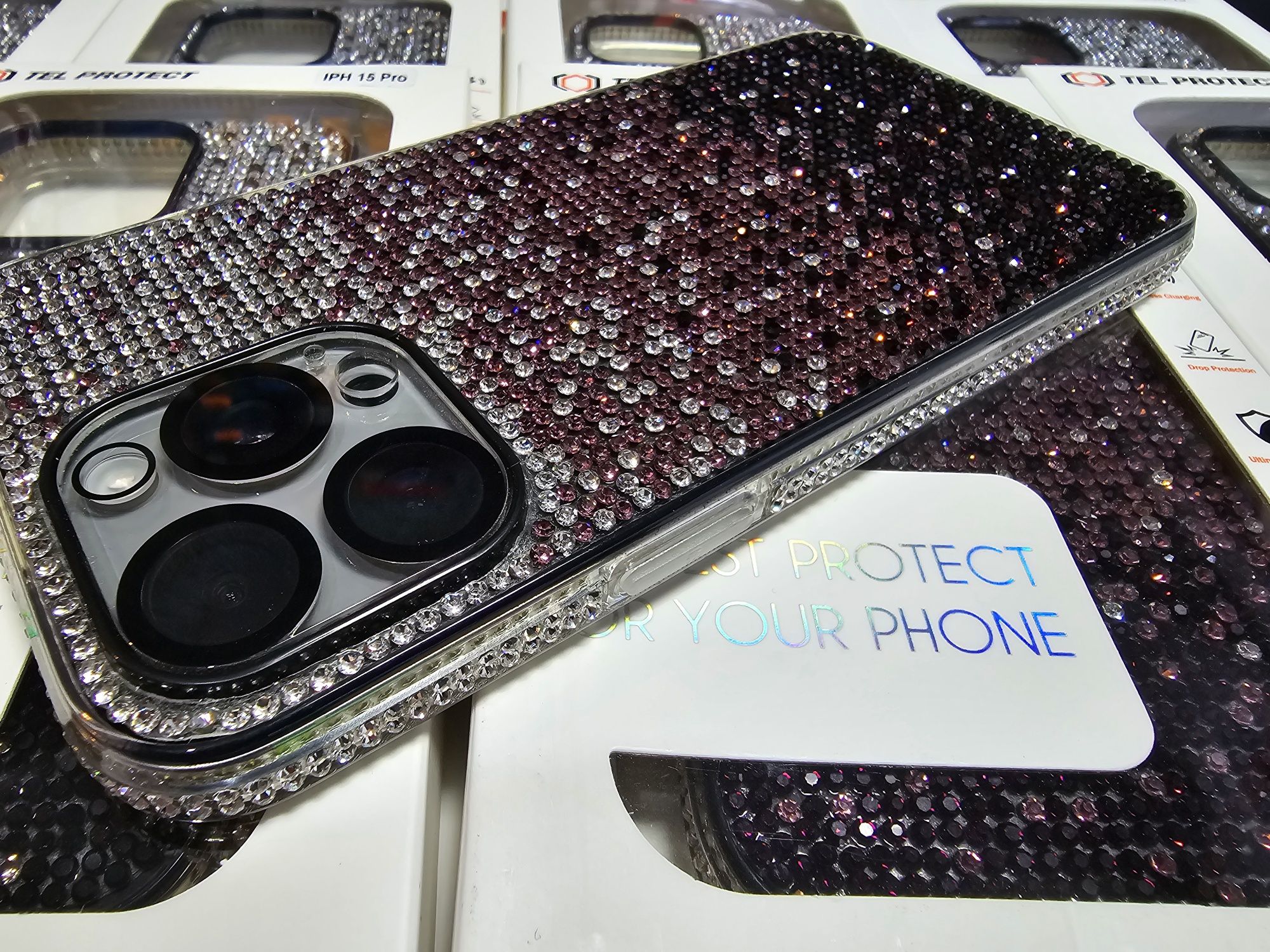 Луксозен силиконов гръб с блестящи камъчета за iPhone и Samsung
