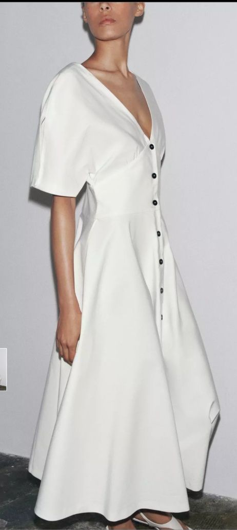 Рокля Zara.  Размер L.
