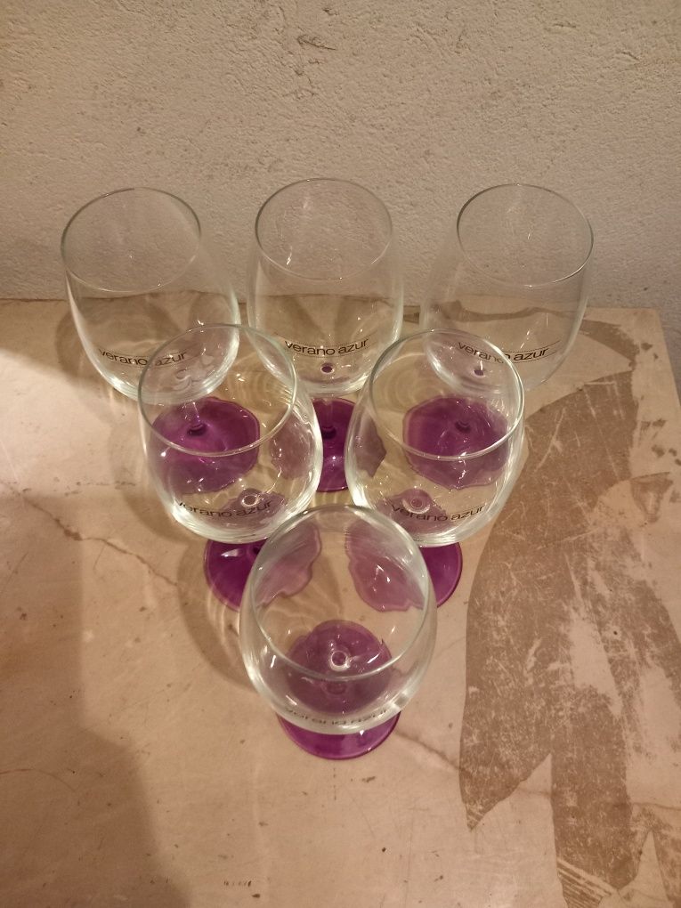 НОВИ Чаши за Червено вино 350 мл с цветно столче, 6 бр