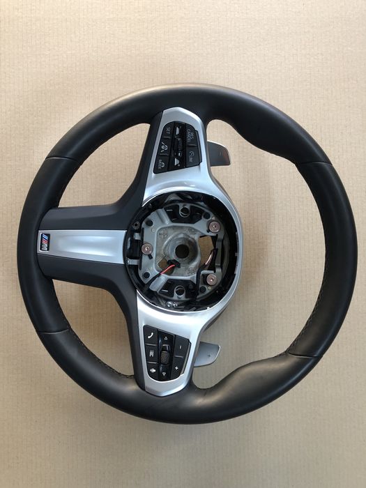 Volan M Bmw seria5 G30/G31 nou. Model cu vibratii,padele