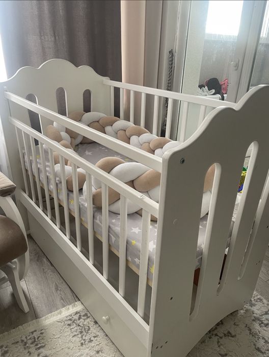 Детская кроватка