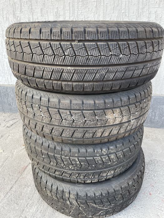 Продам Шины Зимние 215/55/17