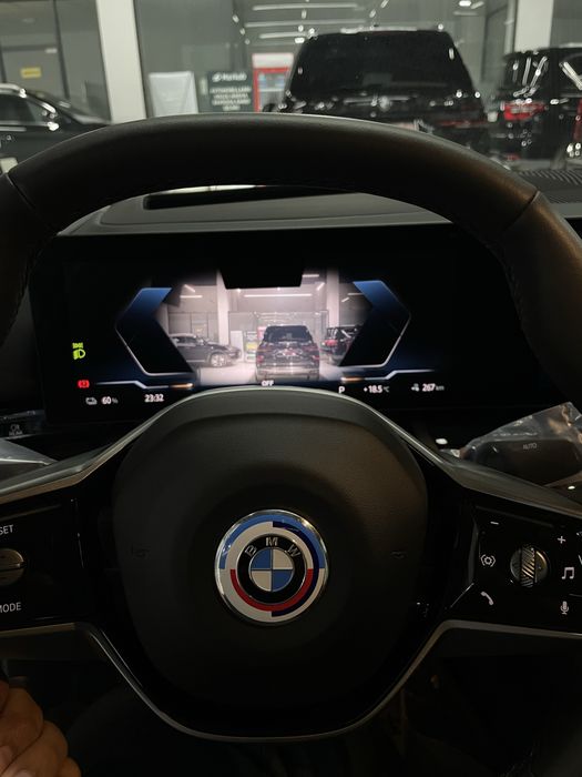 BMW i5 M-sport luxury полный