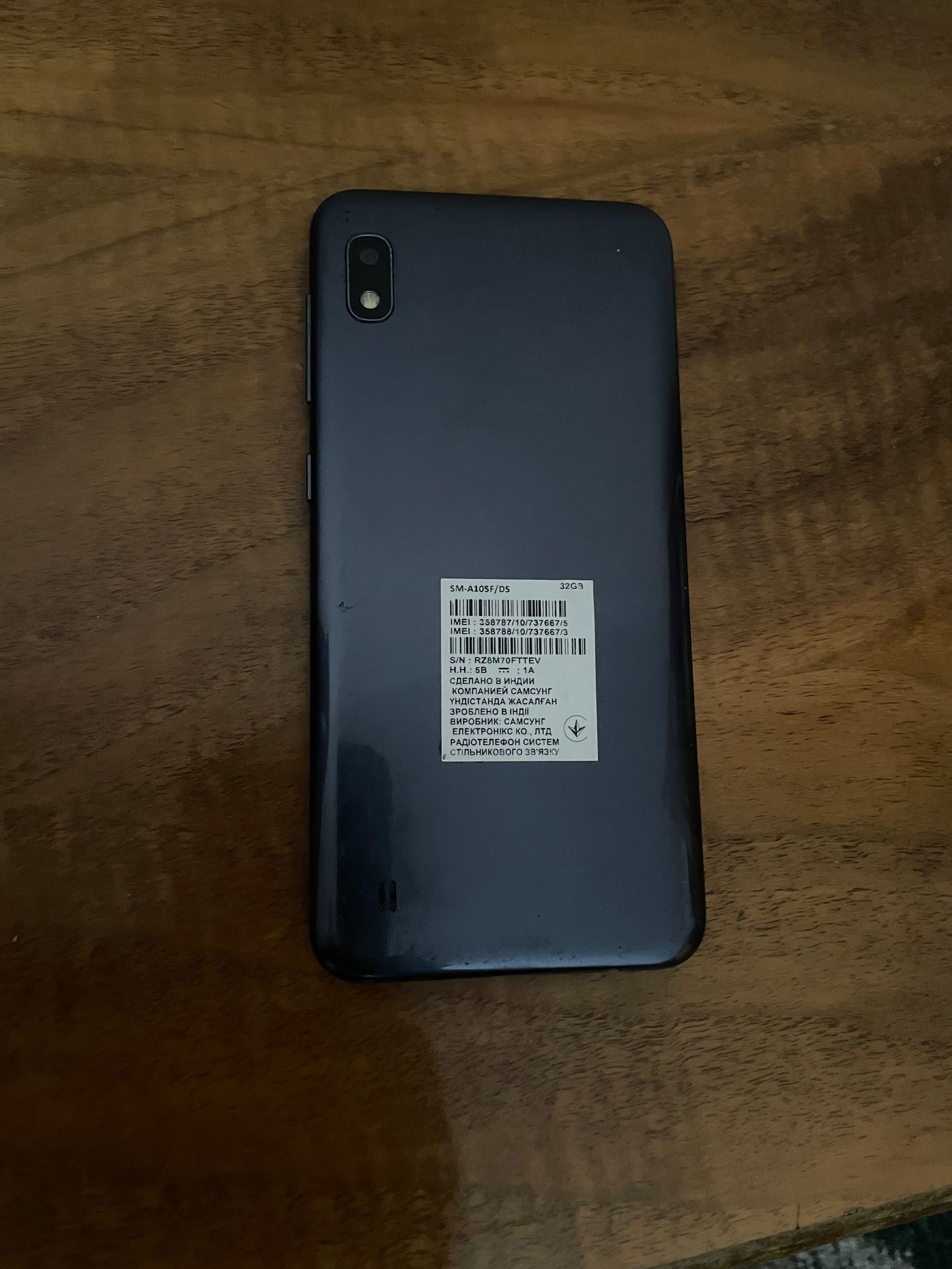 Samsung A 10 telefoni sotiladi