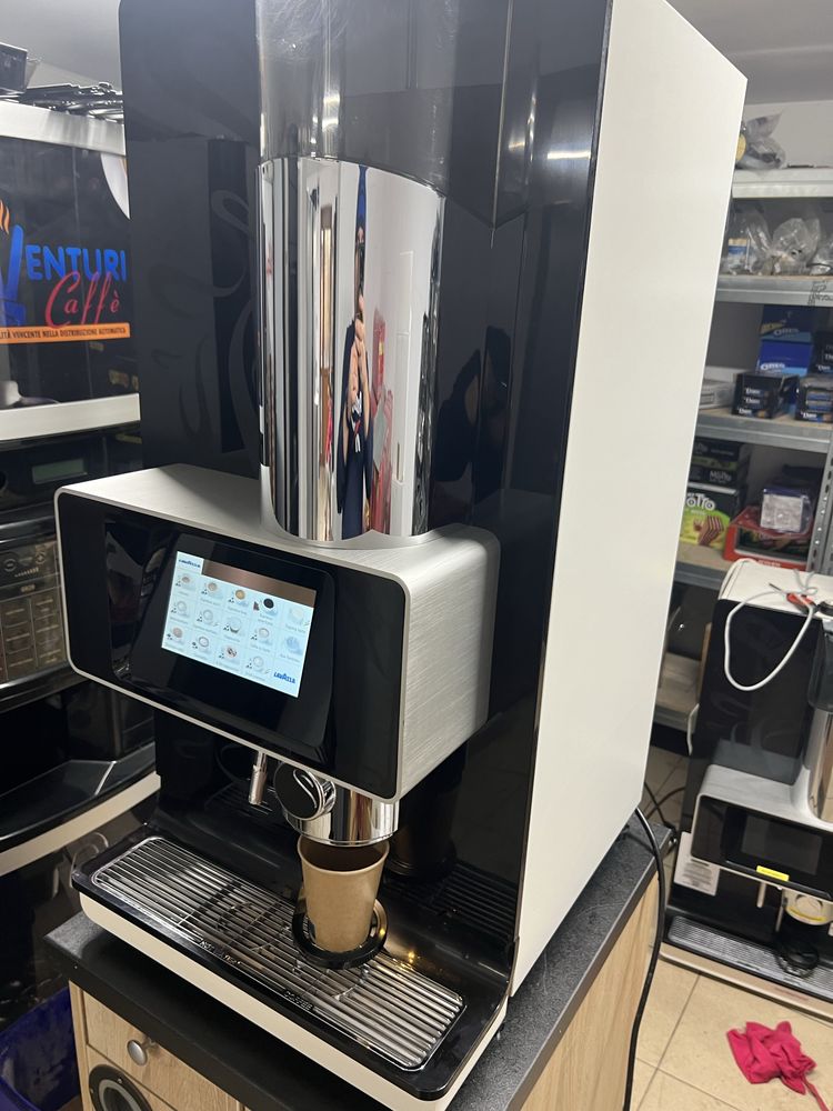 Necta Ferrara touchscreen aparat cafea boabe