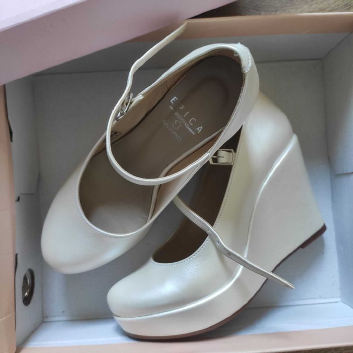 Pantofi mireasa nepurtati cu platforma si bareta