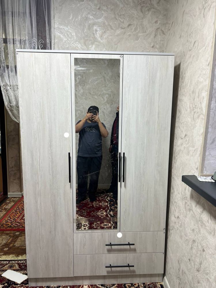 shkaf sotiladi mebel