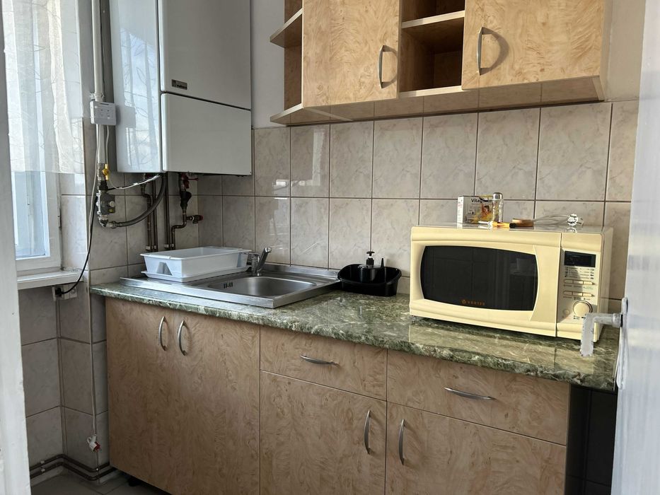 Bd. Regele Mihai1, inchiriez apartament cu o camera, mobilat si utilat