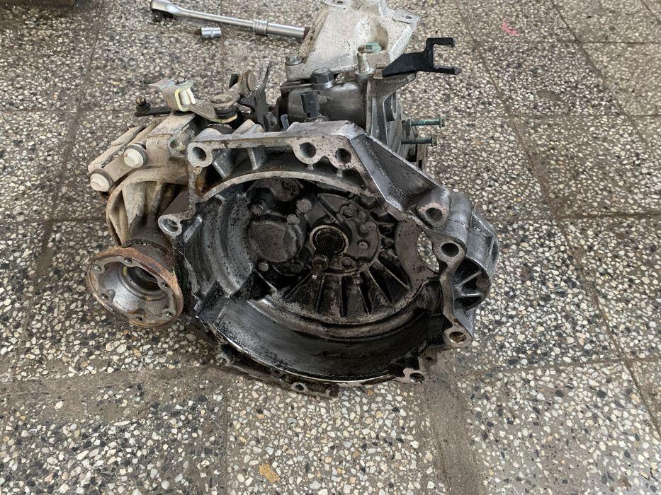 5 степенна ръчна скоростна кутия голф 4 бензин