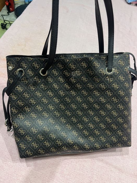 Дамска чанта ,,Guess”