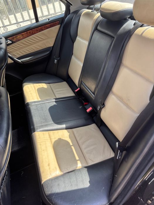 Mercedes C320 CDI V6 224CP CUTIE 7G DESIGNO