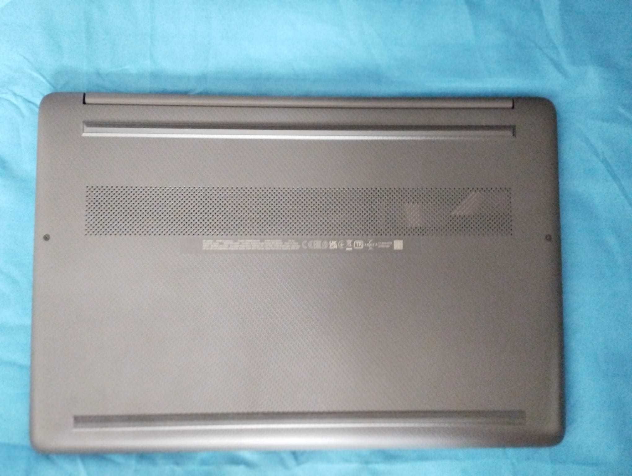 Laptop HP 15s/256GB nvme/8GB ram/Windows 11 pro