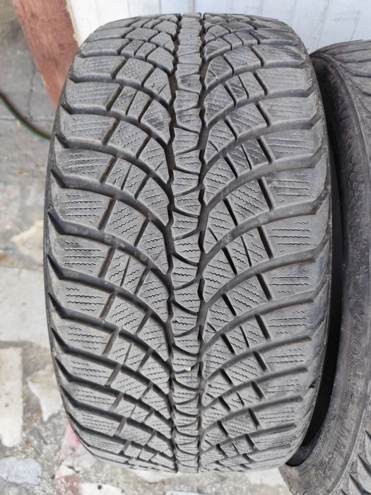 Зимни гуми 235 35 19 2бр.