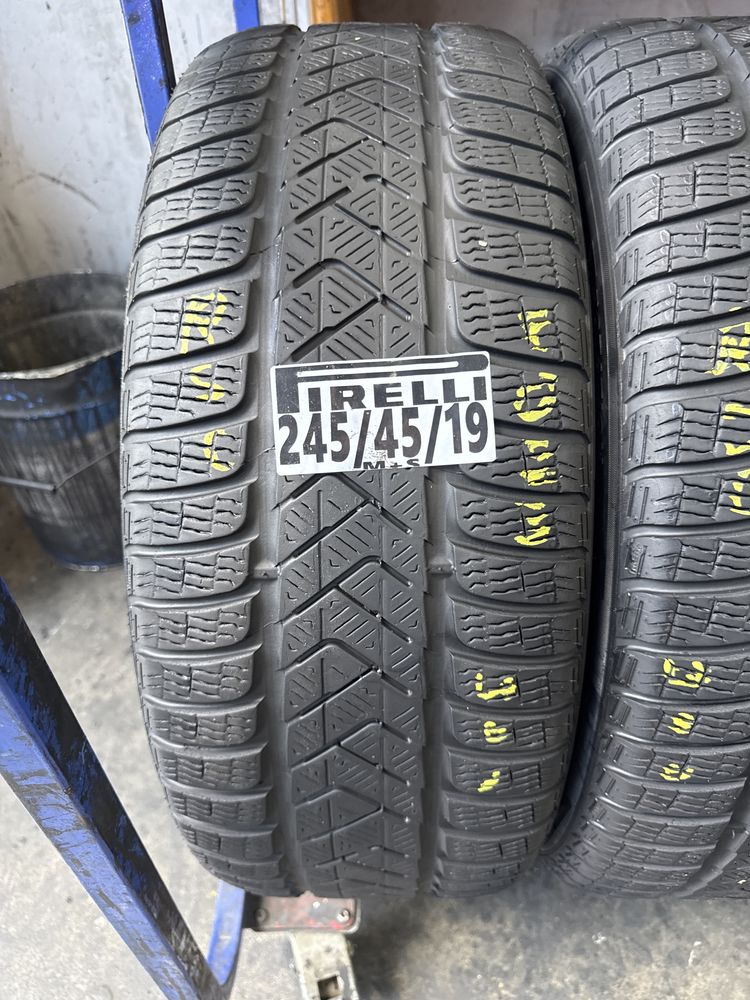 245/45/19 Pirelli M+S RSC