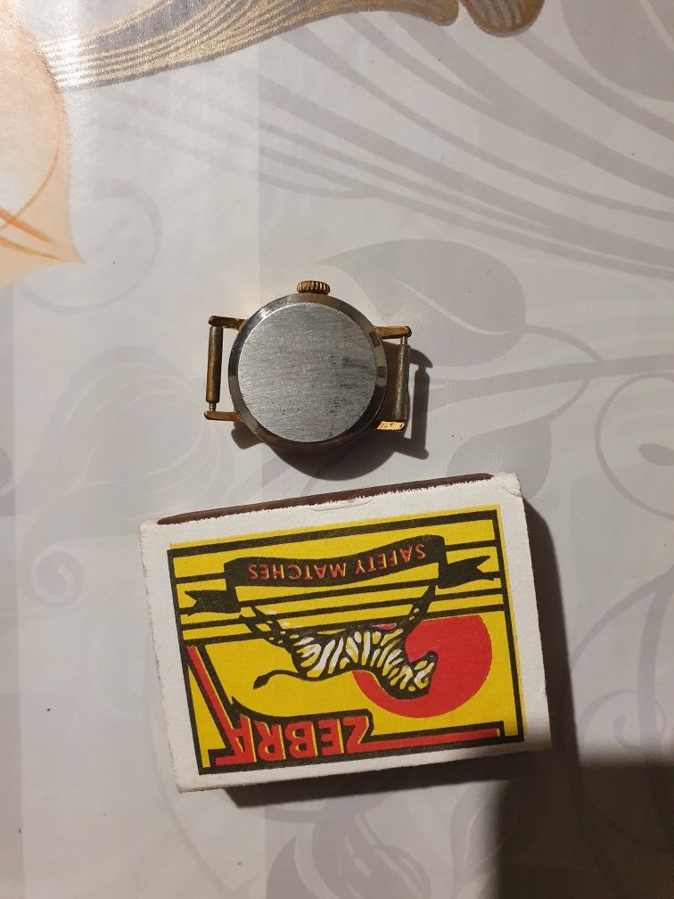 Часы «Луч» СССР раритет и женские часы на батарейке