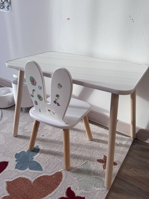 Отдам детский стол со стулом