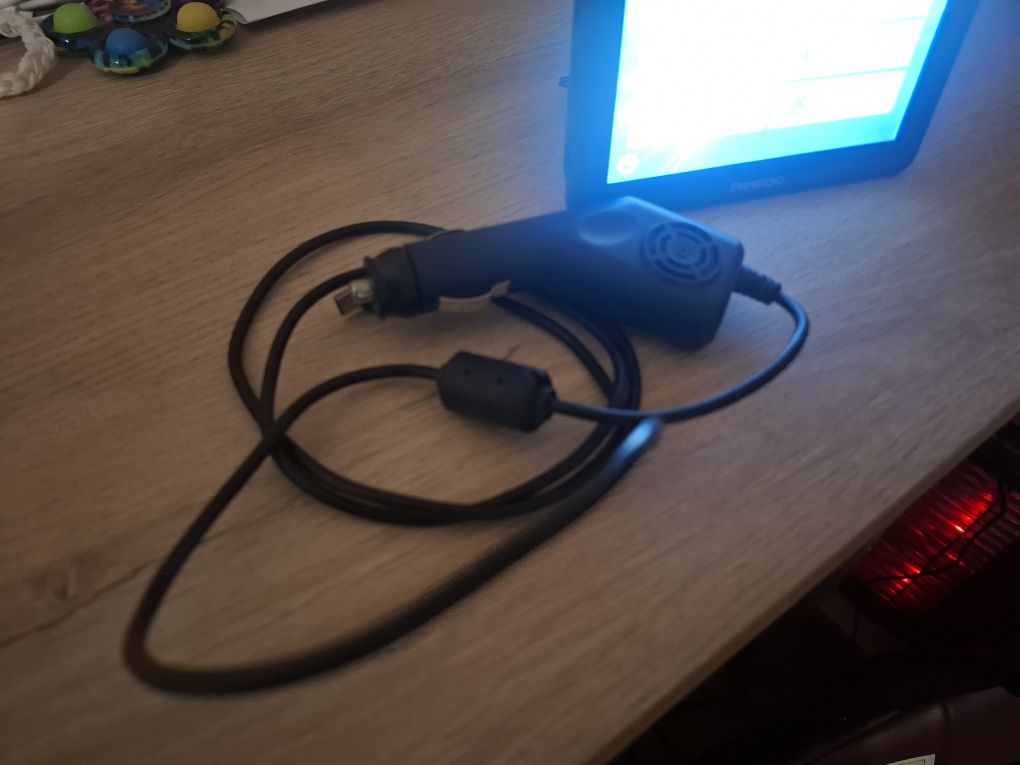 Продавам GPS Prestigio GeoVision 5059 с писалка и зарядно за кола
Съв