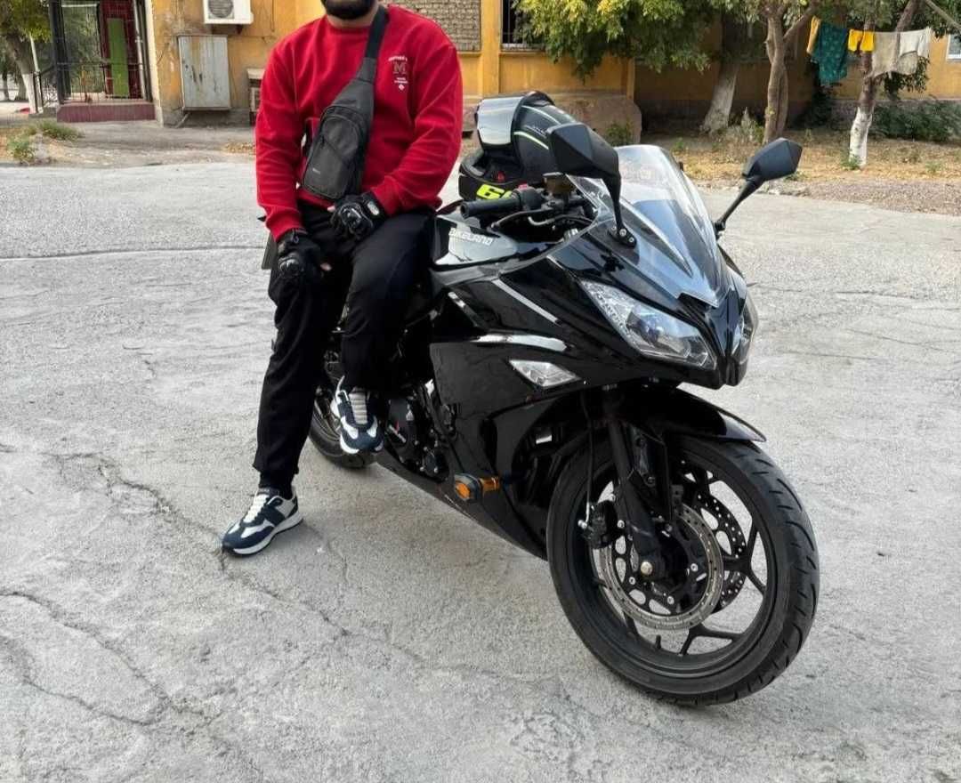Moto sotiladi Kawasaki 400 ideal holatda tuning qilingan